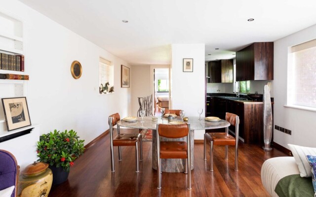 Quiet Kensington Mews House