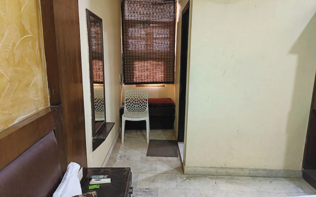 Hotel Spot Inn Paharganj Near New Delhi Railway Station