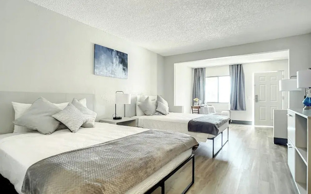 Travelodge Suites by Wyndham Kissimmee Orange