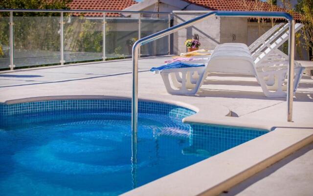 Apartments Emil Zora