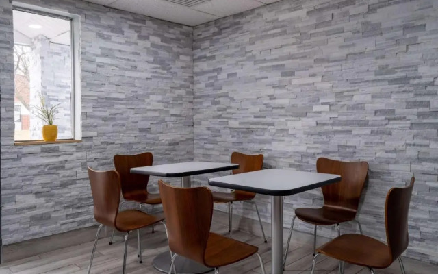 Super 8 Merrillville/Gary Area