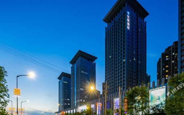 HanTing Hotel (Xi'an Fengdong New City Houweizhai Subway Station)
