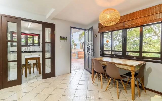 House With Pool and Skate Park Stm0500