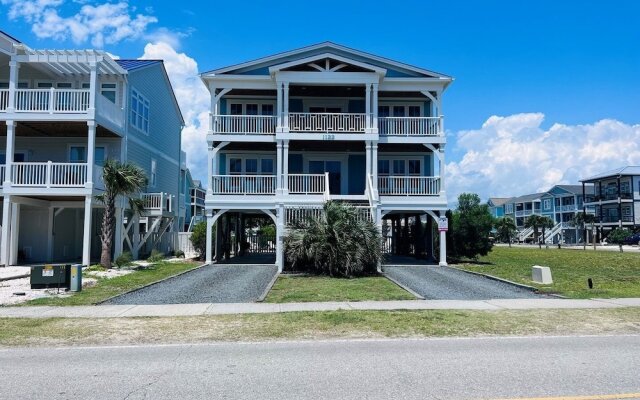 2ice As Nice 4 Bedroom Home by RedAwning