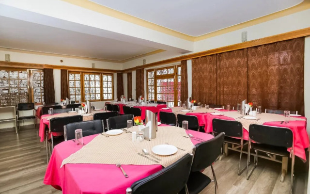 Hotel Three Roses
