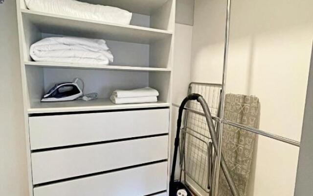 Comfortable 1 BD Old Town Apartment by Hostlovers