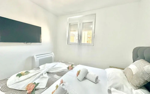 Maxim Family Apartment Budva