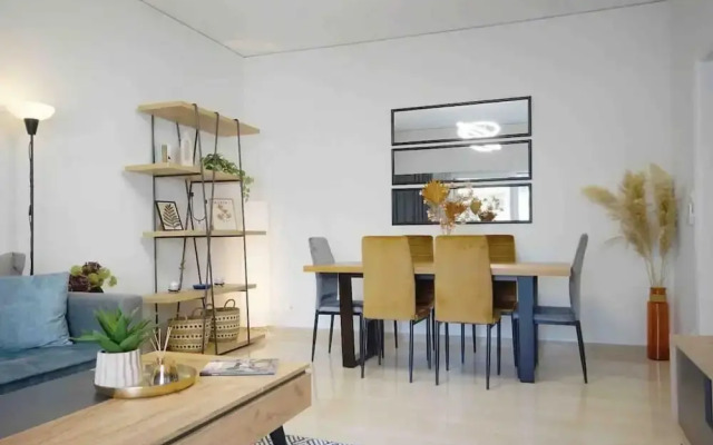 Alkuoni lux Flat at P Faliro