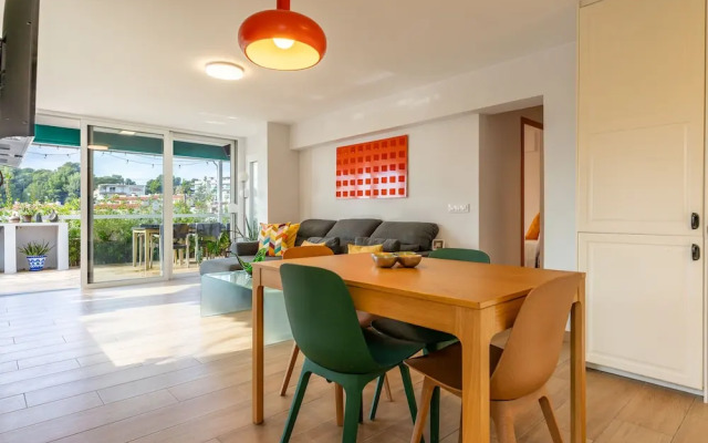 Designer Luxury Two Bedroom Apartment