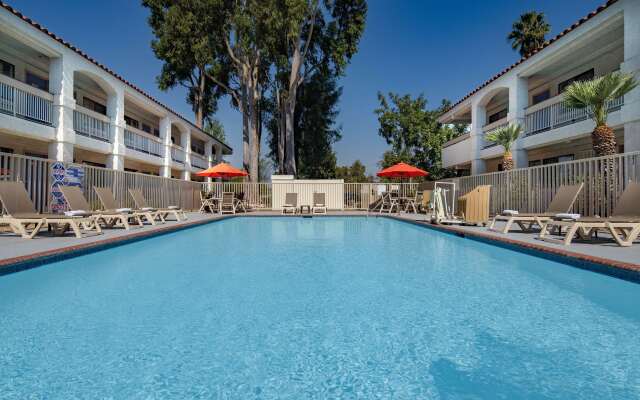 Motel 6 Thousand Oaks, CA