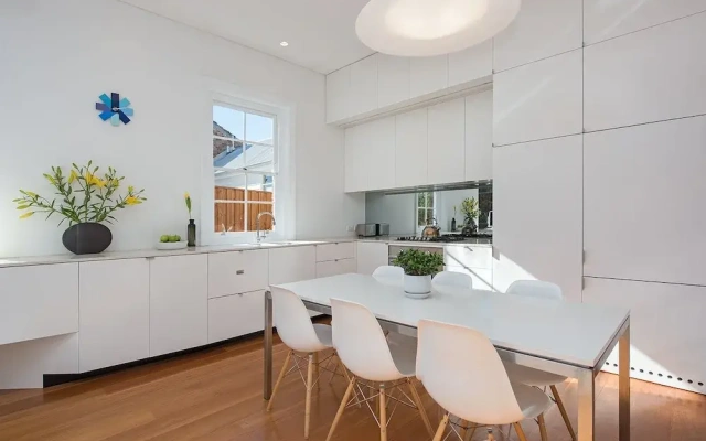 Stunning Family Home 5mins to CBD H332