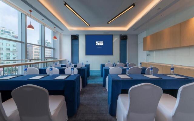 Отель Zhonghao Yueji (Dongguan Humen Junlehui)