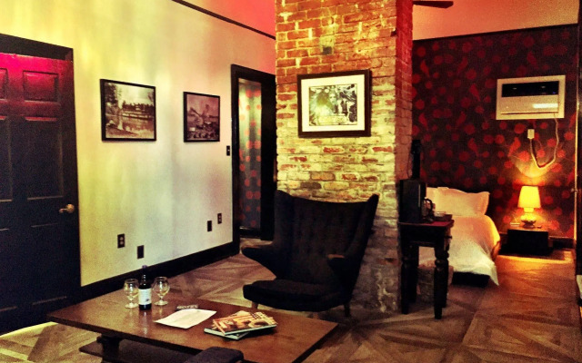 Royal Street Inn and R Bar