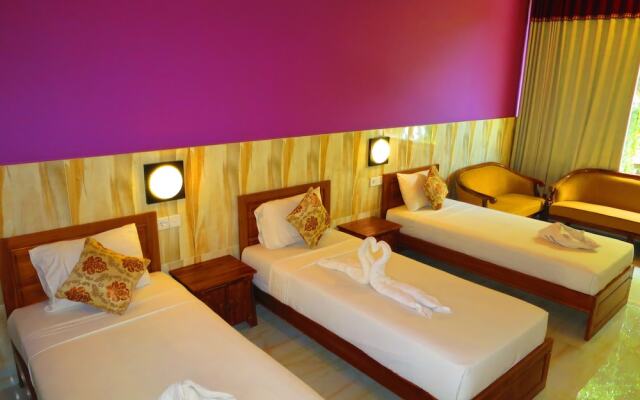 Amed Cafe & Hotel Kebun Wayan