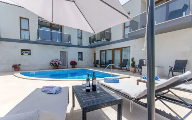 Apartments Villa LA