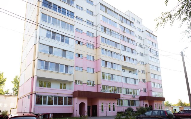 Apartments on Poselok UKSM St. 5