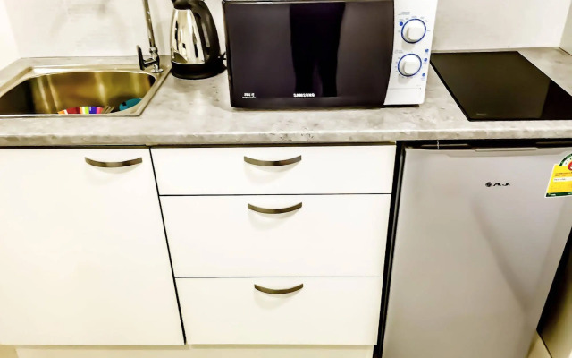 Siam Oriental Tropical Garden by Parikal