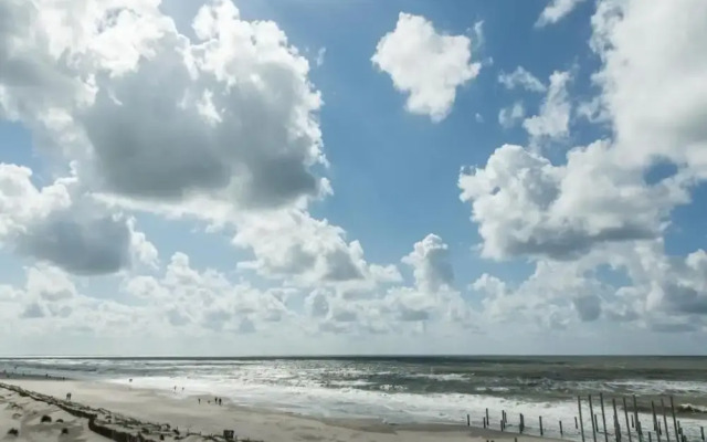 Charming Chalet in Sint Maartenszee