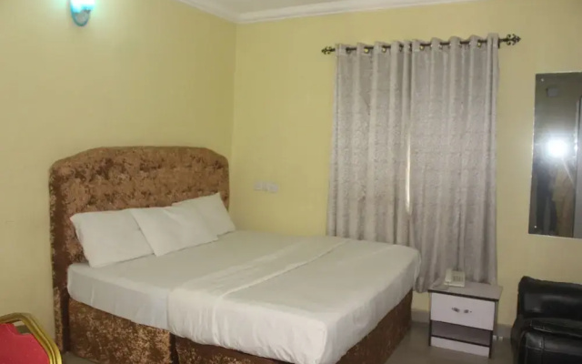 De Milton Hotel and Suites