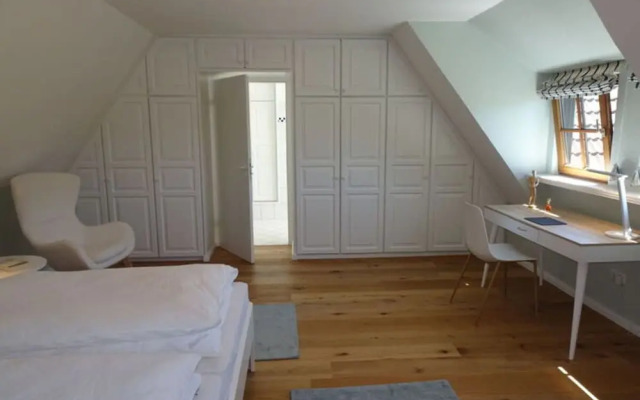 Holiday Home Gray Seal