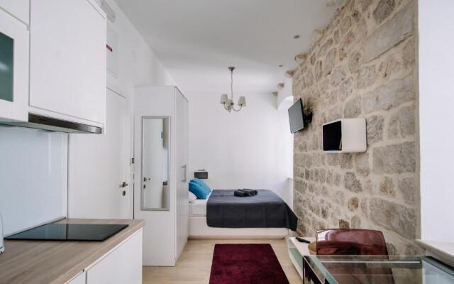 Apartments Amorozo
