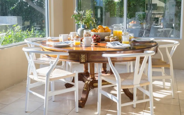 Monroe by AvantStay | Walk to Coachella! Golf Course Getaway | Sleeps 12!