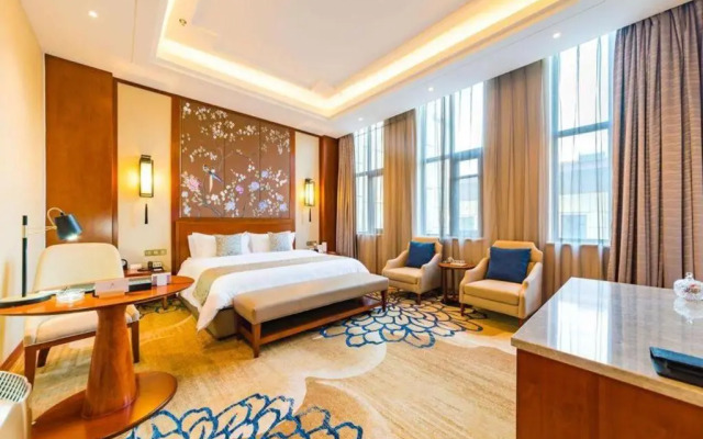 Yun-Ray Hotel