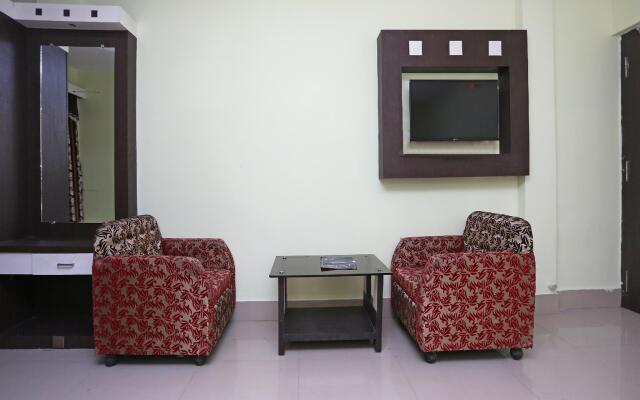 OYO 27903 Hotel Blue Moon