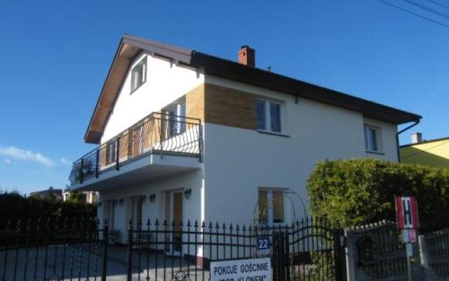 Pokoje Gościnne "Pod Klonem"