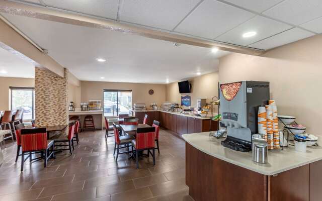 Clarion Pointe Racine - Mount Pleasant