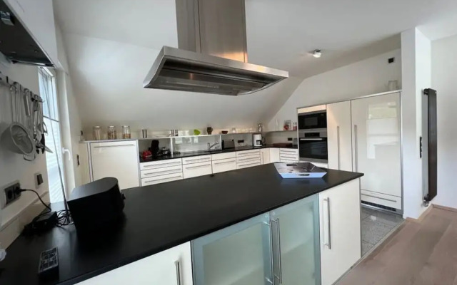 Savoir Vivre Modern Retreat