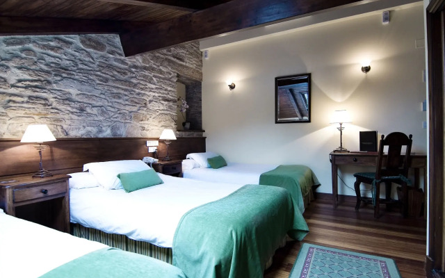 Hostal San Clemente by Pousadas de Compostela