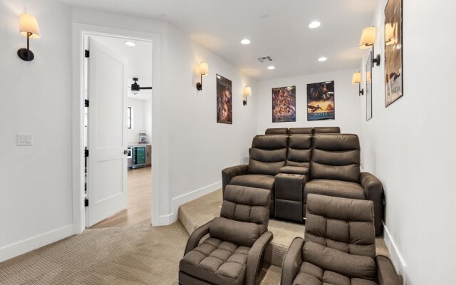 Desert Gem 7 Bedroom Home