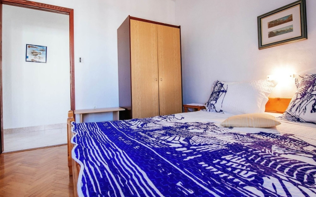 Sun Filled Apartment in Pakostane Dalmatia With Garden