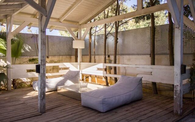 Villa BOND with Private Swimming Pool