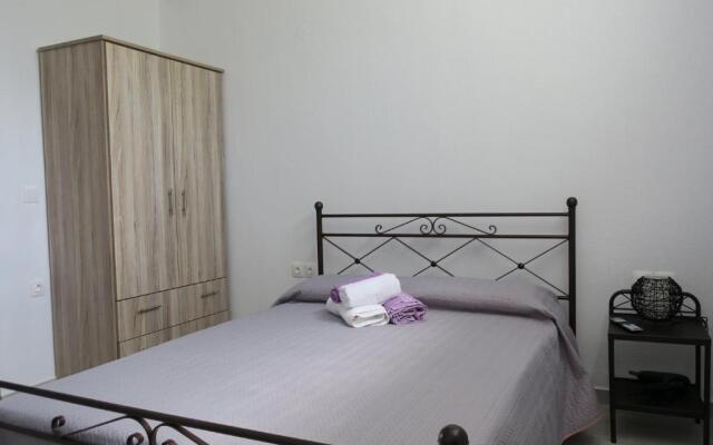 Toula' s Village Apartment