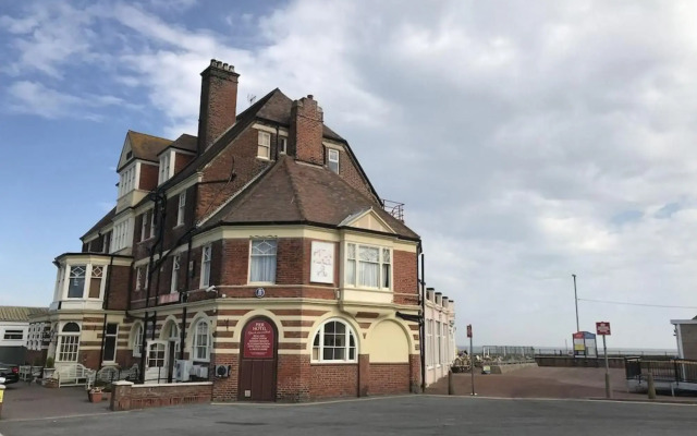 Pier Hotel