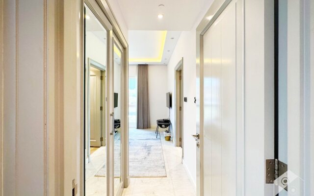 Luxurious Apartment With Iconic Burj View