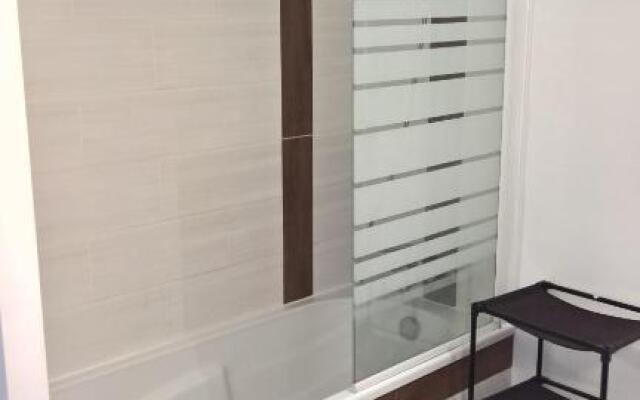 13 Rue de la Fontaine F11