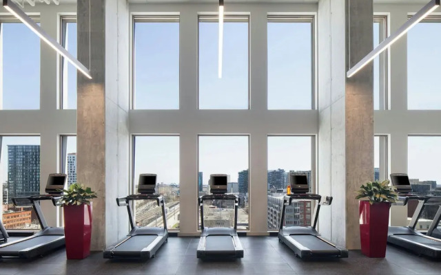New Hotel Moxy Montreal Downtown