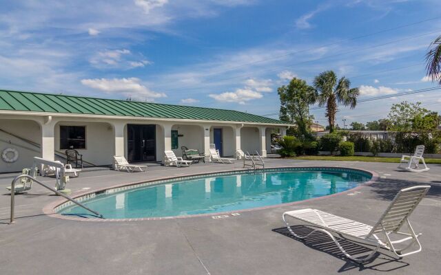 Motel 6 Townsend, GA