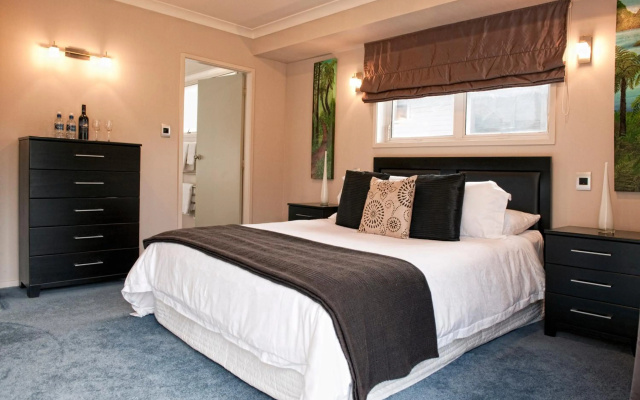 B&B @ the Redwoods – Guest Rooms – Rotorua