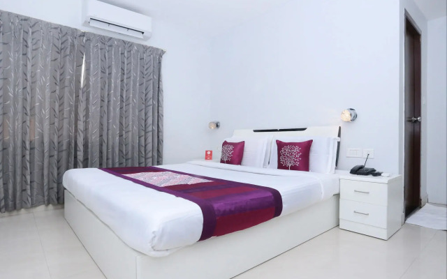 Capital O 10611 Hotel Malabar Illam