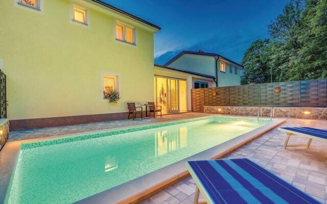 Amazing Home in Jurdani With Wifi and 4 Bedrooms