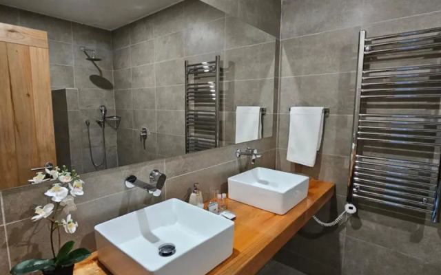 Hotel Parronales