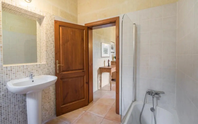 Ta Battista - Xewkija Holiday Home