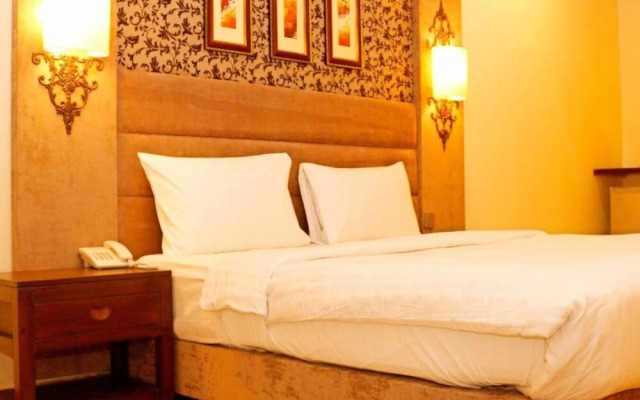 Shelton's Rezidor Swat