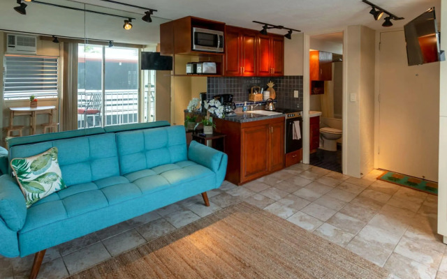 Lewers Street - Suite 401
