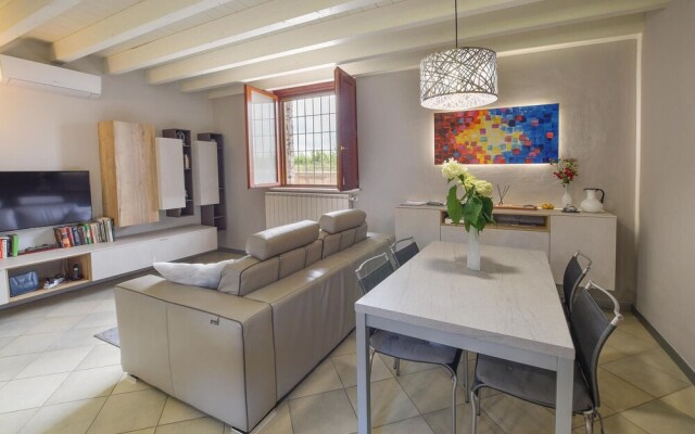 Stunning Apartment in Pozzolengo With Outdoor Swimming Pool, Wifi and 2 Bedrooms