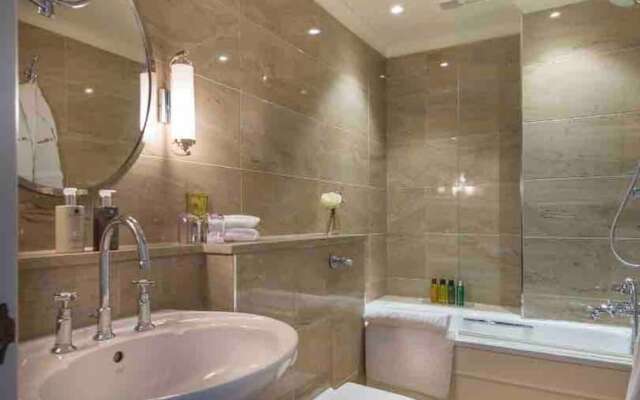 3 Bed Penthouse Apartment Next To Harrods